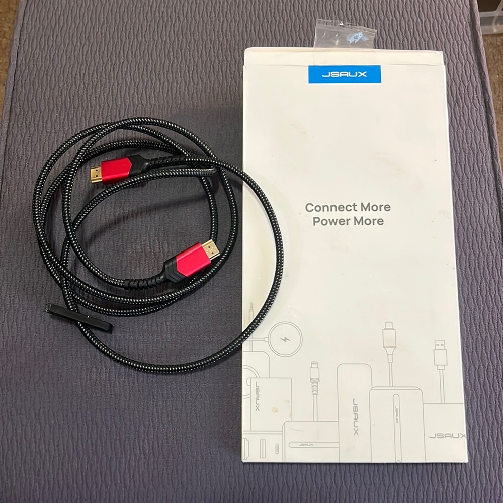 New JSAUX connector laptop to TV